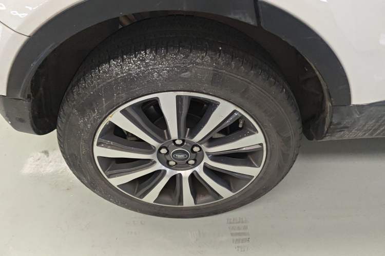 Used Land Rover Range Evoque 2018 240 PS SE Smart Brilliance Edition Right Rear Wheel Hub
