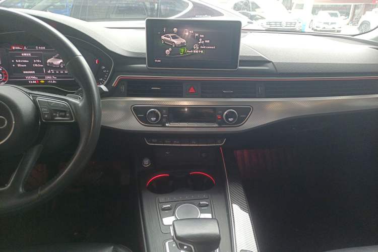 Used Audi A4L 2018 30th Anniversary Edition 40 TFSI Fashion Model