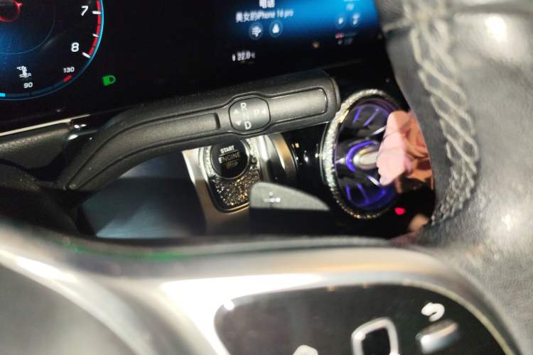 Used Mercedes-Benz GLB 2020 Updated GLB 200 Dynamic Edition Gear Lever