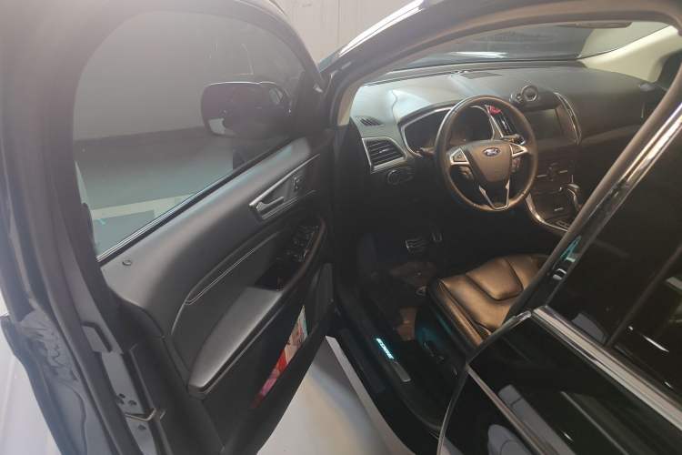 Used Ford Edge 2018 EcoBoost 245 Four-Wheel Drive Titanium 7-Seater