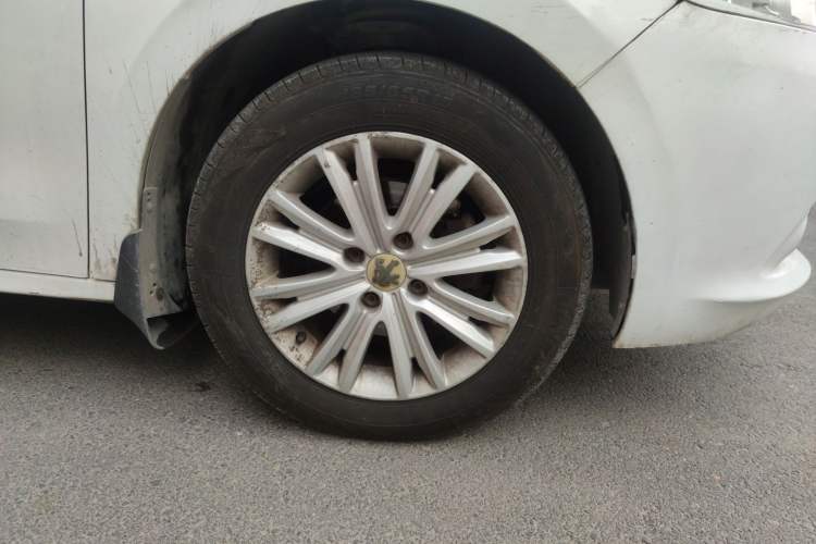 Used Peugeot 301 2014 1.6L Manual Comfort Edition Right Front Wheel Hub