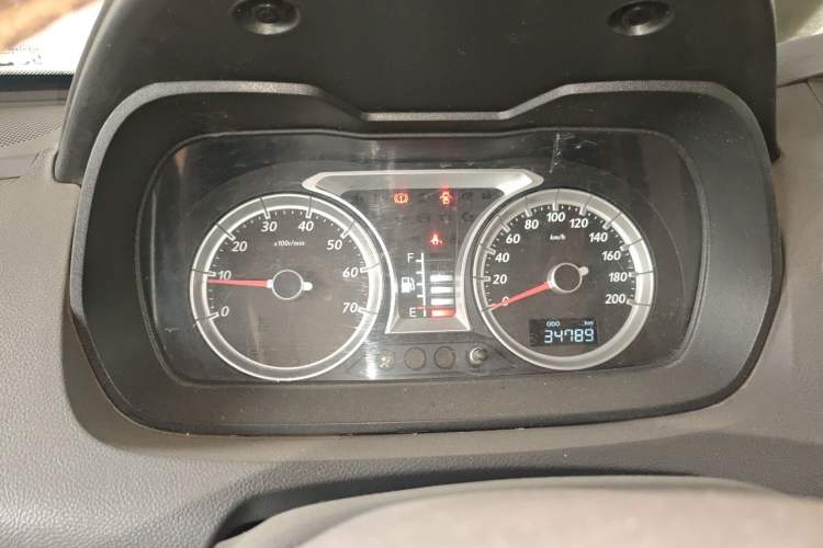 Used FAW Xiali N5 2014 1.0L Manual Standard Edition