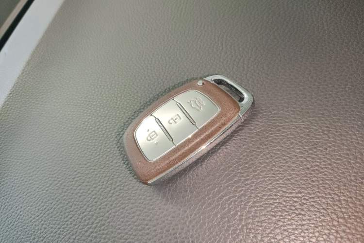 Used Hyundai Mistra 2014 1.8L Automatic Deluxe DLX Model
