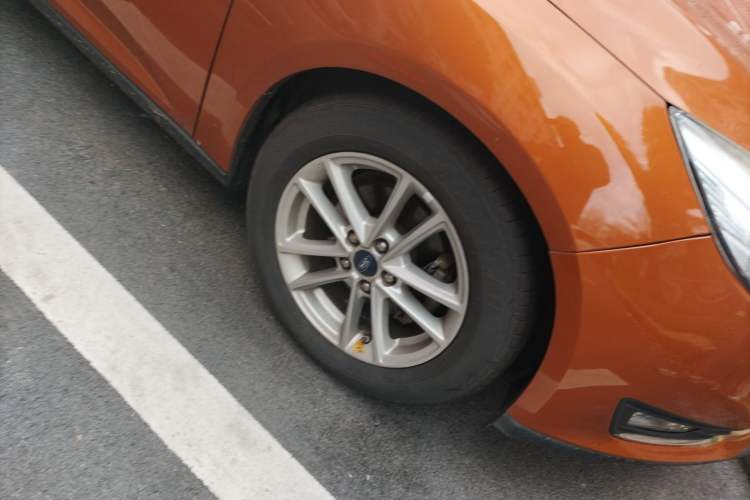 Used Ford Focus 2015 Hatchback EcoBoost 125 Automatic Supreme Style Edition
