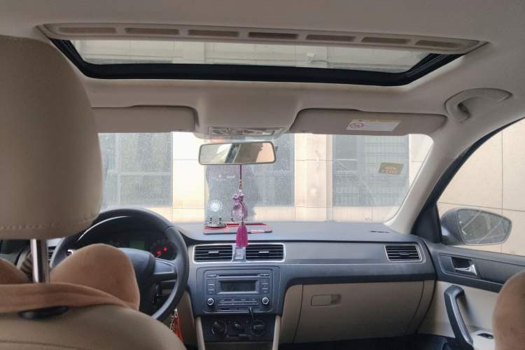 Used Skoda Rapid 2015 1.6L Manual Smart Selection Model
