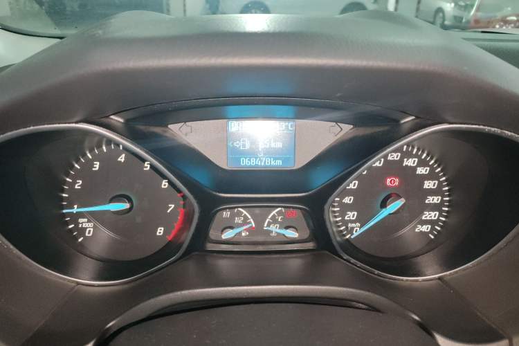 Used Ford Focus 2012 Sedan 1.6L Automatic Fashion Edition
