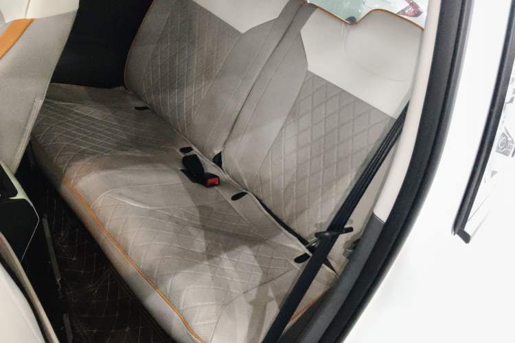 Used CHANGAN NEVO Lumin 2023 301km Honey Dew Edition