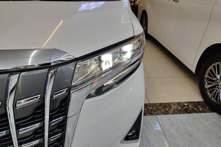 Used Toyota Alphard 2019 Dual-Engine 2.5L Luxury Edition

