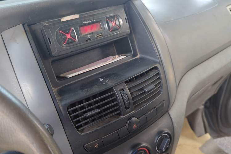 Used Dongfeng Shuaike 2010 1.6L Manual Utility Version