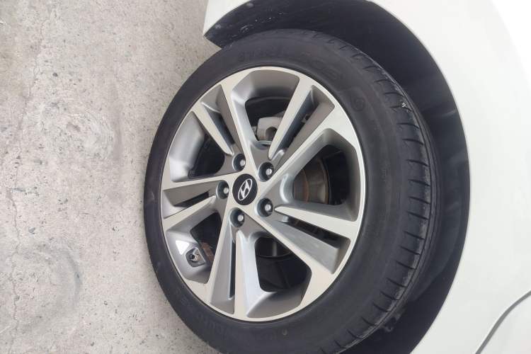 Used Hyundai Elantra (6th Generation / Lingdong) 2016 1.6L Automatic ZhiXuan – Elite Version Exterior 5