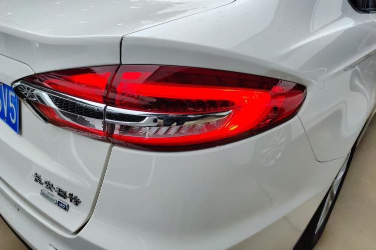 Used Ford Mondeo 2020 EcoBoost 180 Stylish Model Right Rear Taillight