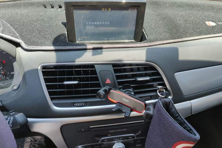 Used Audi Q3 2016 30 TFSI Fashion Model Audio And AC Panel