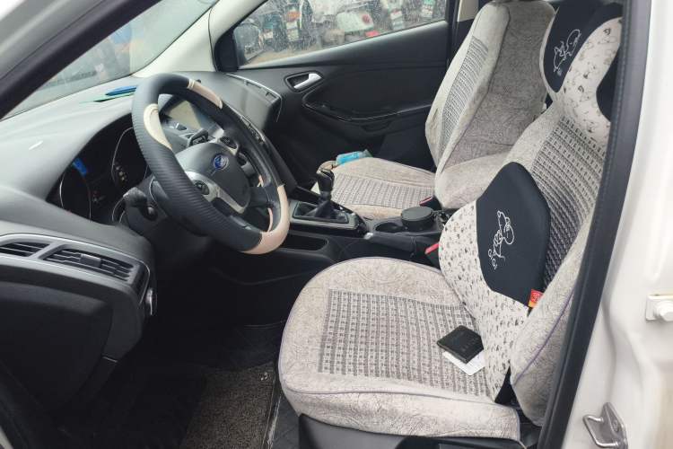 Used Ford Focus 2012 Sedan 1.6L Manual Fashion Edition
