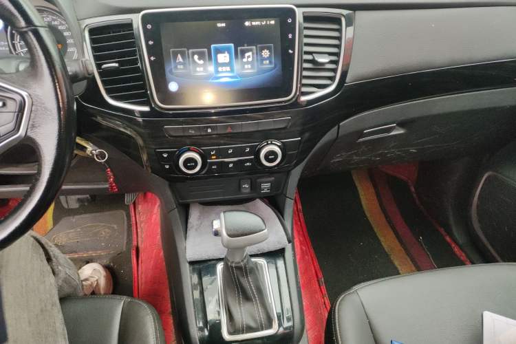 Used Isuzu D-MAX 2020 1.9T Two-Wheel Drive Automatic Comfort Edition China VI Standard RZ4E Hi-Power