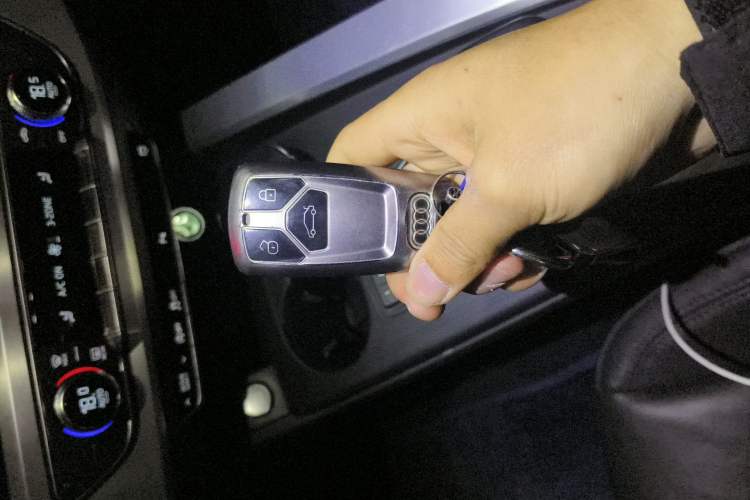 Used Audi A4L 2018 30th Anniversary Edition 40 TFSI Fashion Model
