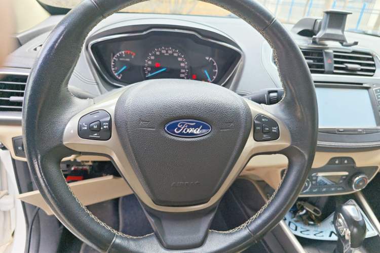 Used Ford Escort 2015 1.5L Automatic Fashion Model
