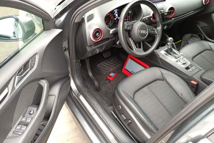 Used Audi A3 2020 Limousine 35 TFSI Fashion Edition China VI Emission Standard Driver Seat