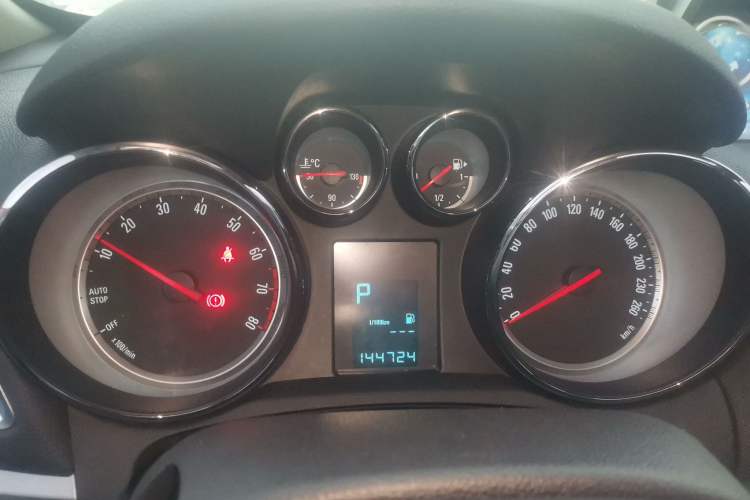 Used Buick Encore 2015 1.4T Automatic Two-Wheel Drive Urban Elite Version