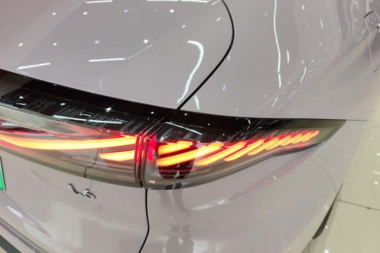 Used Geely Galaxy L6 2024 125km Creative Edition
