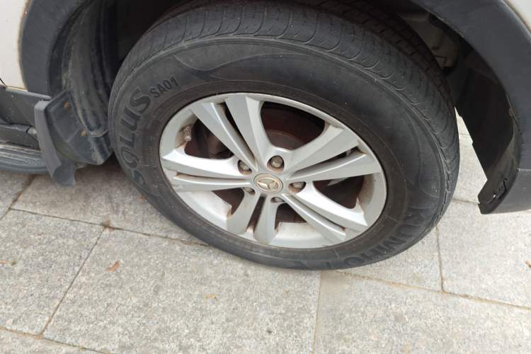 Used HYOSOW S2 2014 1.5L Manual Comfort Version China IV Emission Standard Right Front Wheel Hub