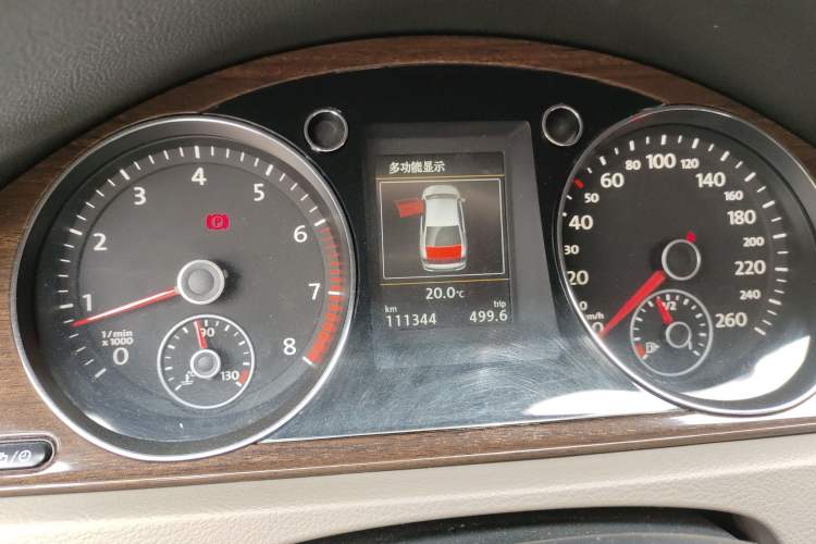 Used Volkswagen Magotan 2015 Revised Version 2.0 TSI Prestige Edition Instrument Cluster