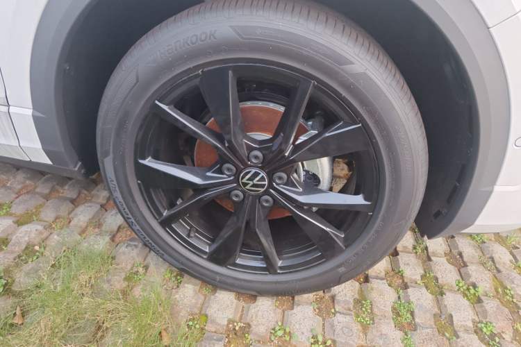 Used Volkswagen T-ROC 2025 Facelifted 300TSI DSG Two-Wheel-Drive Starlight Edition