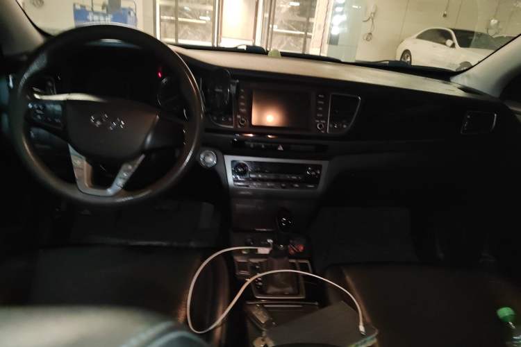 Used Hyundai Mistra 2016 1.8L Automatic Smart GLS Center Console