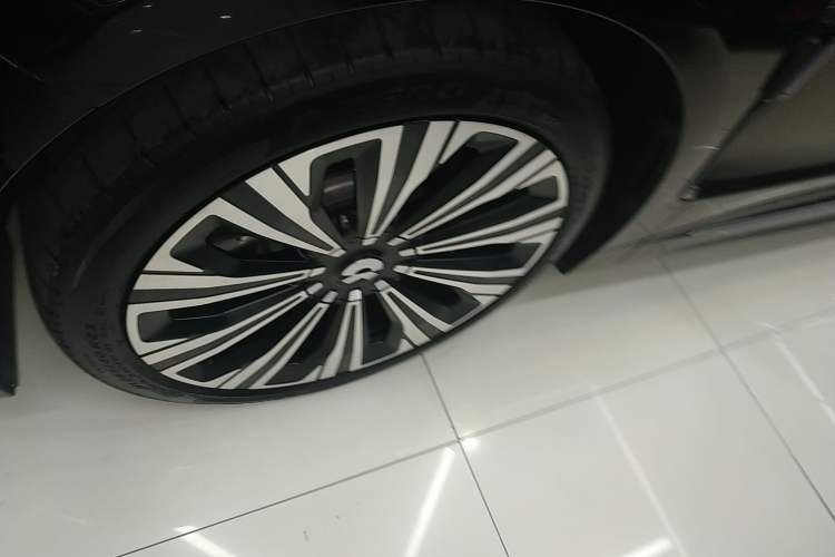 Used Nio ET9 2025 100kWh Signature Edition
