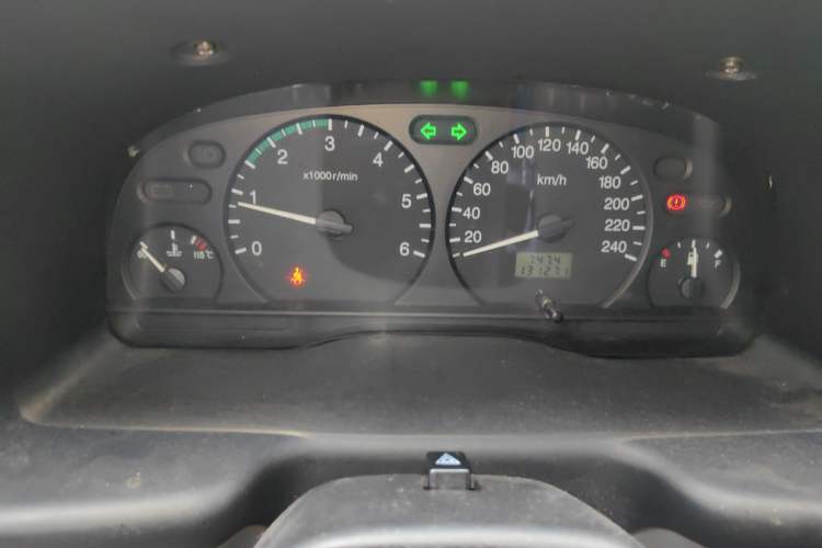 Used Ford Classic Transit 2016 2.8T Diesel Long-Wheelbase 6-Seater Mid-Roof Multifunction Vehicle JX493ZLQ4 Odometer Close Up