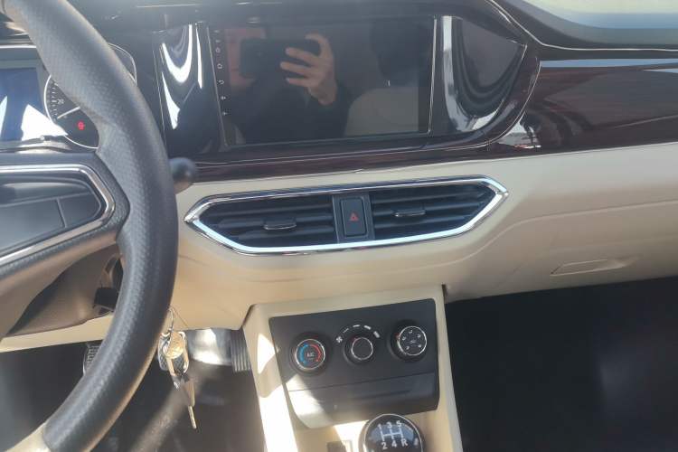 Used CHANGAN KUAYUE Xing V5 2021 1.5L Fortune-Attracting Edition Comfort Model JL473QH