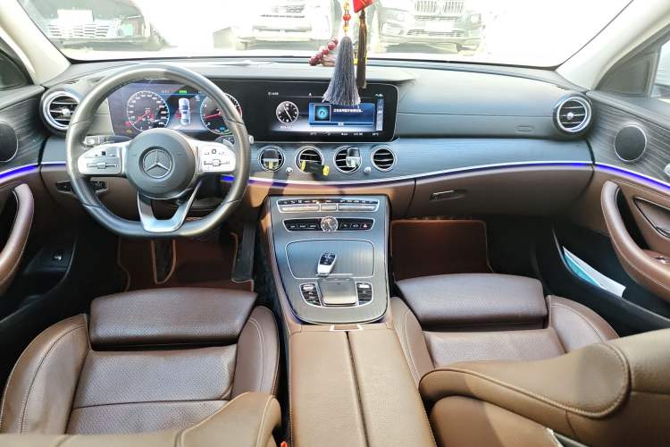 Used Mercedes-Benz E-Class 2019 E 260 L Sport Edition Center Console