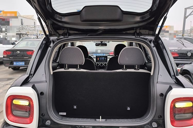 Used ORA Black Cat 2021 301 km Basic Version
