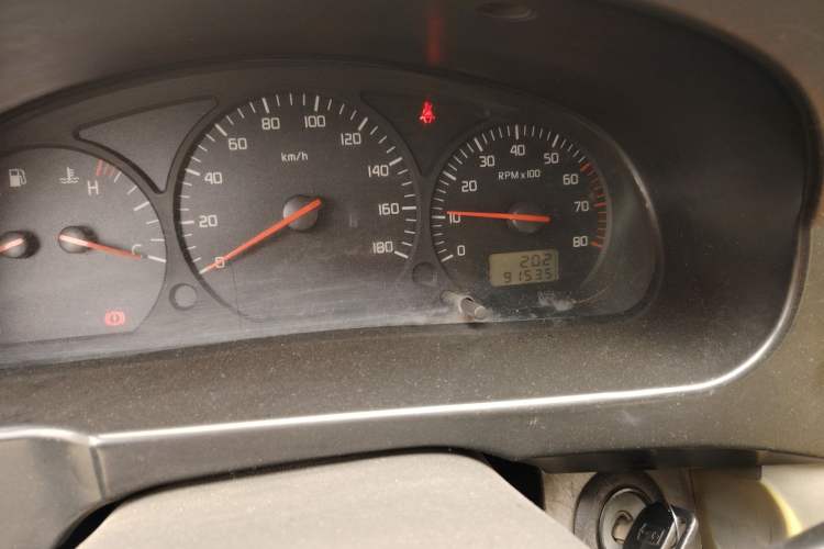 Used Jinbei Hiace 2011 2.0L 5th Generation Kuaiyunwang Luxury Version 4G20B
