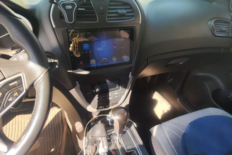 Used GAC Trumpchi GS5 2013 1.8T Automatic Two-Wheel Drive Elite Edition Audio And AC Panel