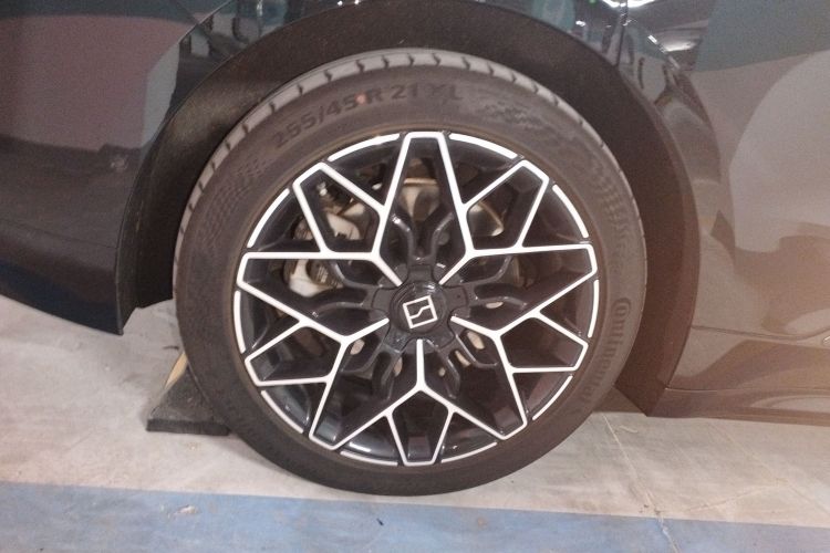 Used Zeekr 001 2026 95° All-Wheel-Drive Max Edition Exterior 5