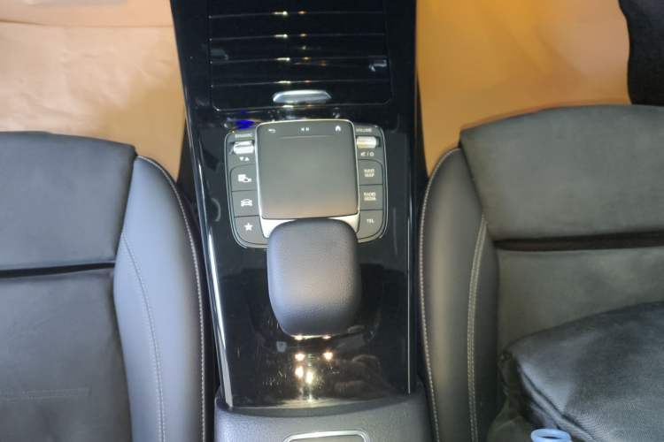 Used Mercedes-Benz A-Class 2021 A 200 L Sport Sedan Fashion Model Gear Lever