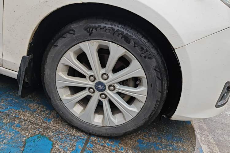 Used Ford Escort 2017 Happy Edition 1.5L Manual Fashion Model
