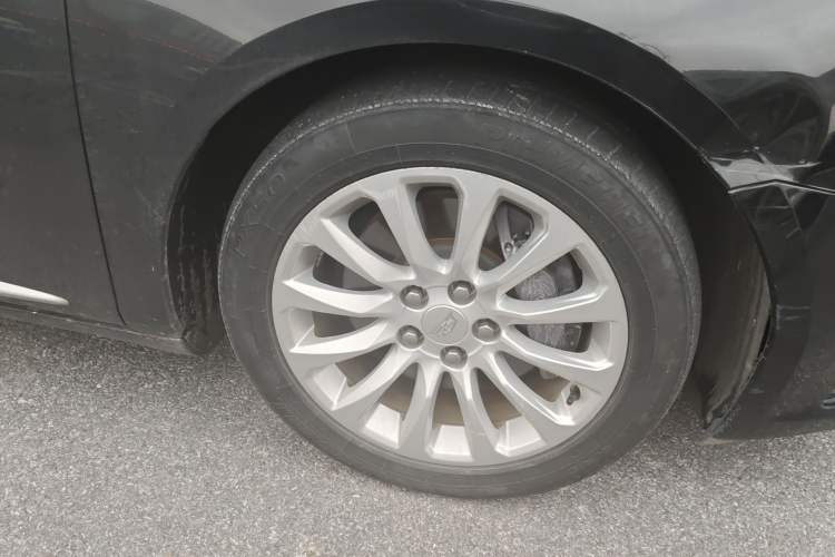 Used Cadillac XTS 2018 28T Elite Edition Right Front Wheel Hub