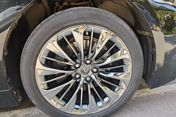 Used Lexus LS 2018 500h Executive Edition China V Standard