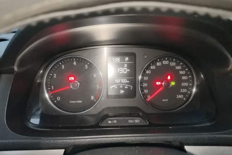 Used Volkswagen Lavida 2013 Revised Version 1.4 TSI DSG Comfort Edition Odometer Close Up