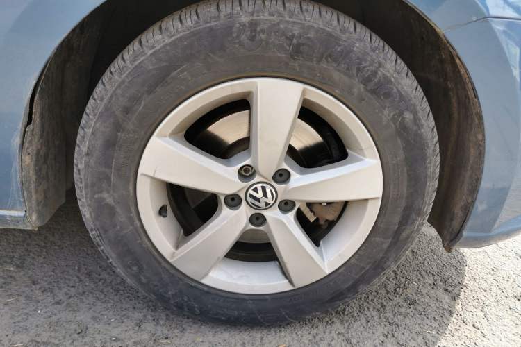 Used Volkswagen Lavida 2013 1.6L Manual Fashion Edition