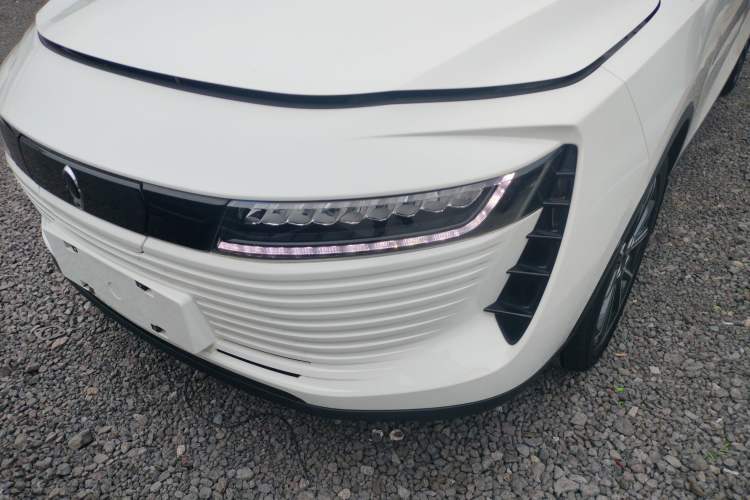 Used ORA iQ 2018 High-Range Version Smart Connectivity Model
