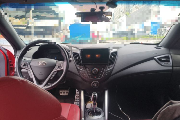 Used Hyundai Veloster 2015 1.6T Automatic Luxury Edition Center Console