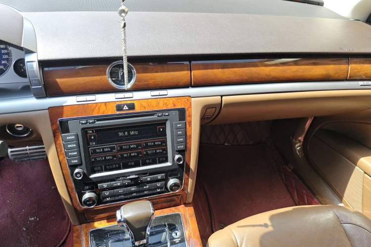 Used Volkswagen Phaeton 2012 3.0L Executive Version Audio And AC Panel