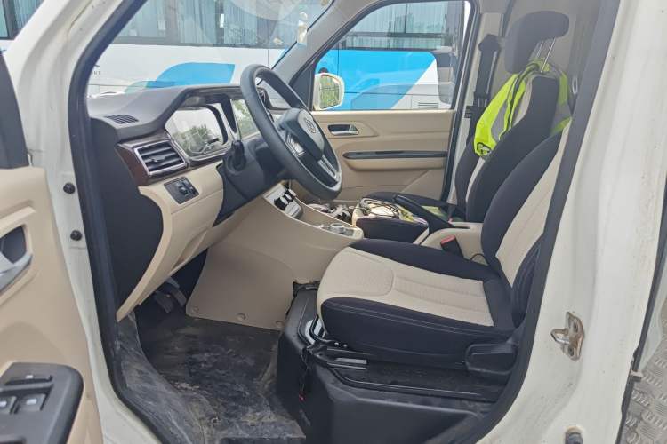 Used CHANGAN KUAYUE Xing V7 EV 2023 250km Dual-Door High-End Version 2 Seats