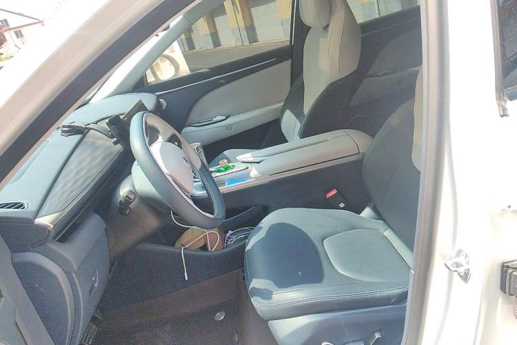 Used ARCFOX Alpha T5 2025 520 PRO
