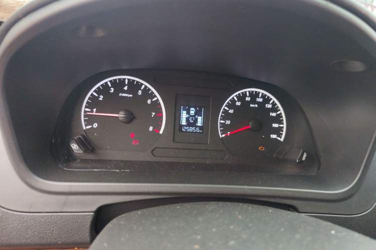 Used FORTHING Lingzhi PLUS 2021 2.0L Manual Comfort Model CNG 7-Seater
