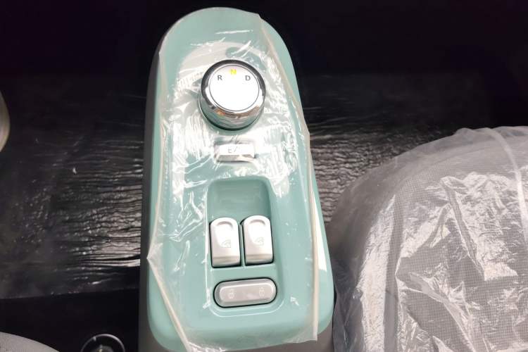 Used CHANGAN NEVO Lumin 2022 301km Honey-Sweet Version Gear Lever