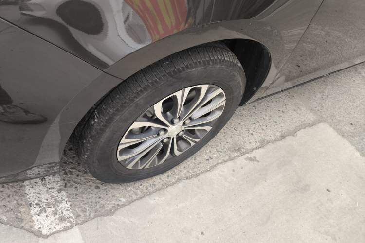 Used Buick GL8 2022 Land Cruiser Executive Class 652T Comfort Model