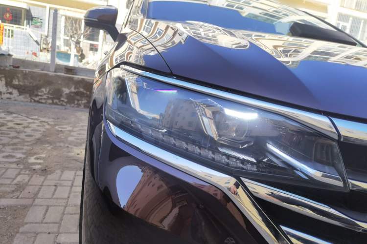 Used Volkswagen Viloran 2022 330TSI Luxury Edition
